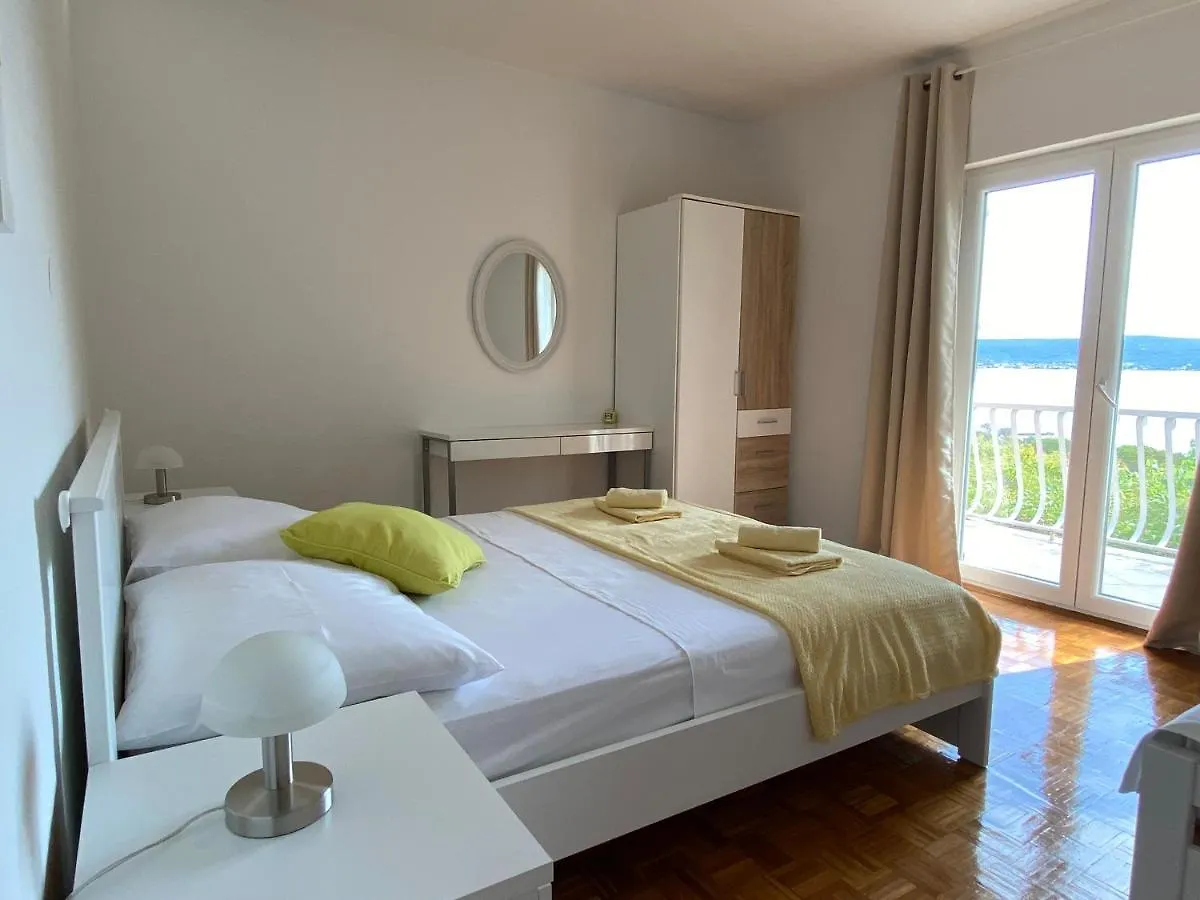 Apartment Apartmani Solis Sveti Petar