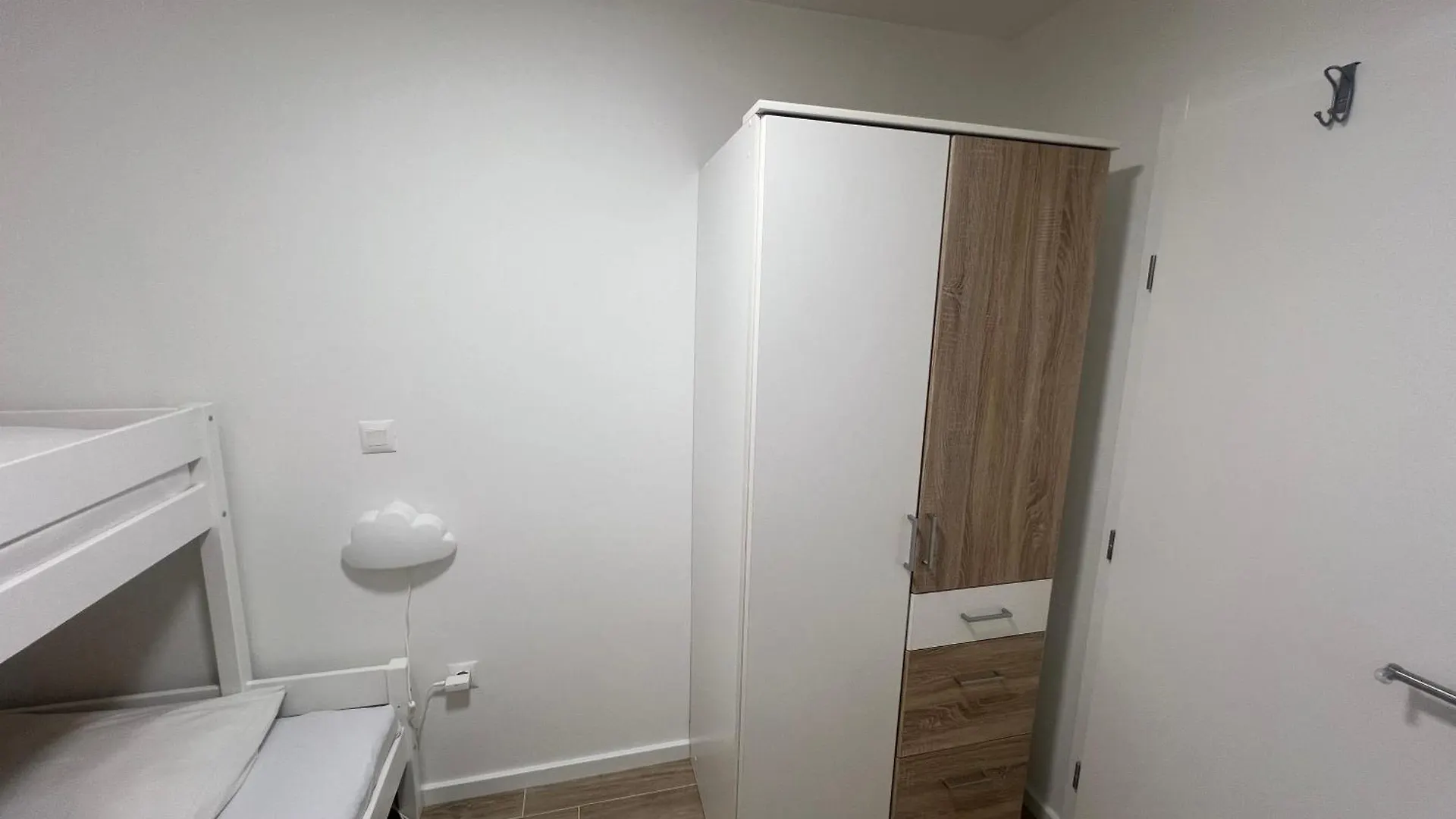 Apartment Apartmani Solis Sveti Petar